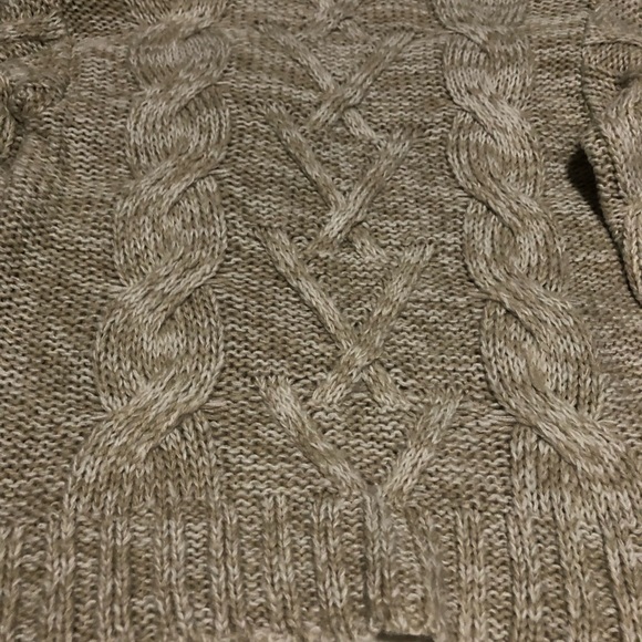 Cable knit sweater - Picture 2 of 5